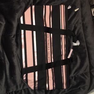 🔥VICTORIA’S SECRET TOTE🔥